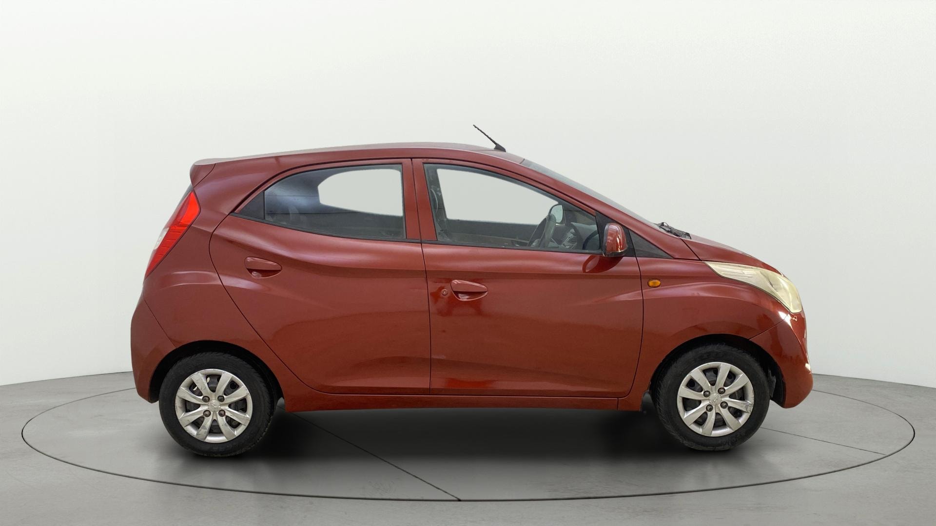View 2013 Hyundai EON Sportz Image 8 Used 2013 Hyundai EON Sportz Image 8