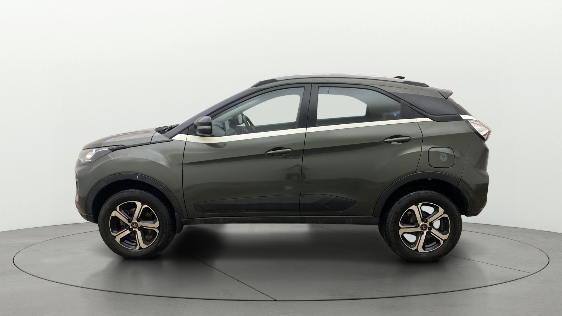 View 2022 Tata Nexon XZ Plus Diesel Image 5 Used 2022 Tata Nexon XZ Plus Diesel Image 5