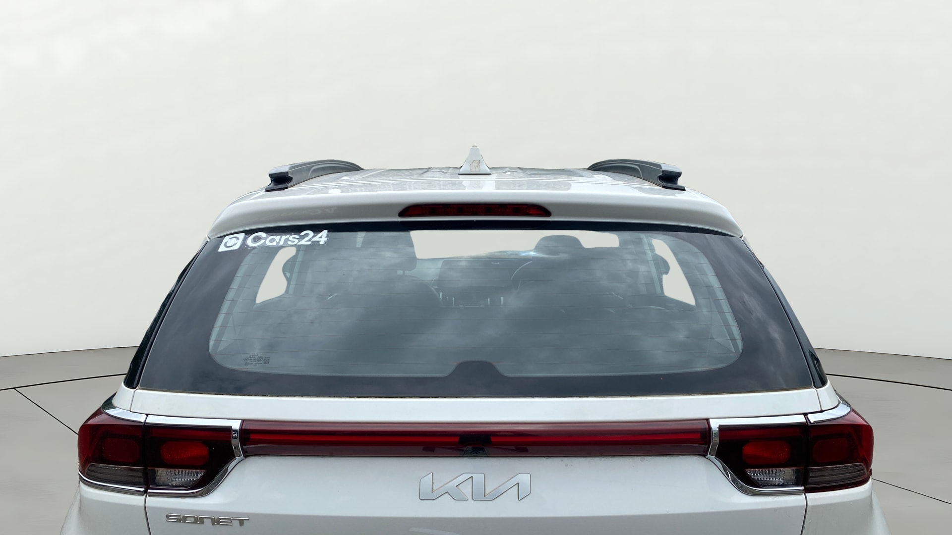 View 2023 Kia Sonet HTX Plus iMT Petrol Image 4 Used 2023 Kia Sonet HTX Plus iMT Petrol Image 4