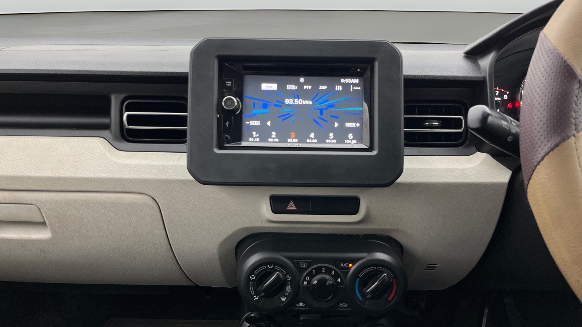 View 2017 Maruti Suzuki 1000 Base Variant Image 17 Used 2017 Maruti Suzuki 1000 Base Variant Image 17