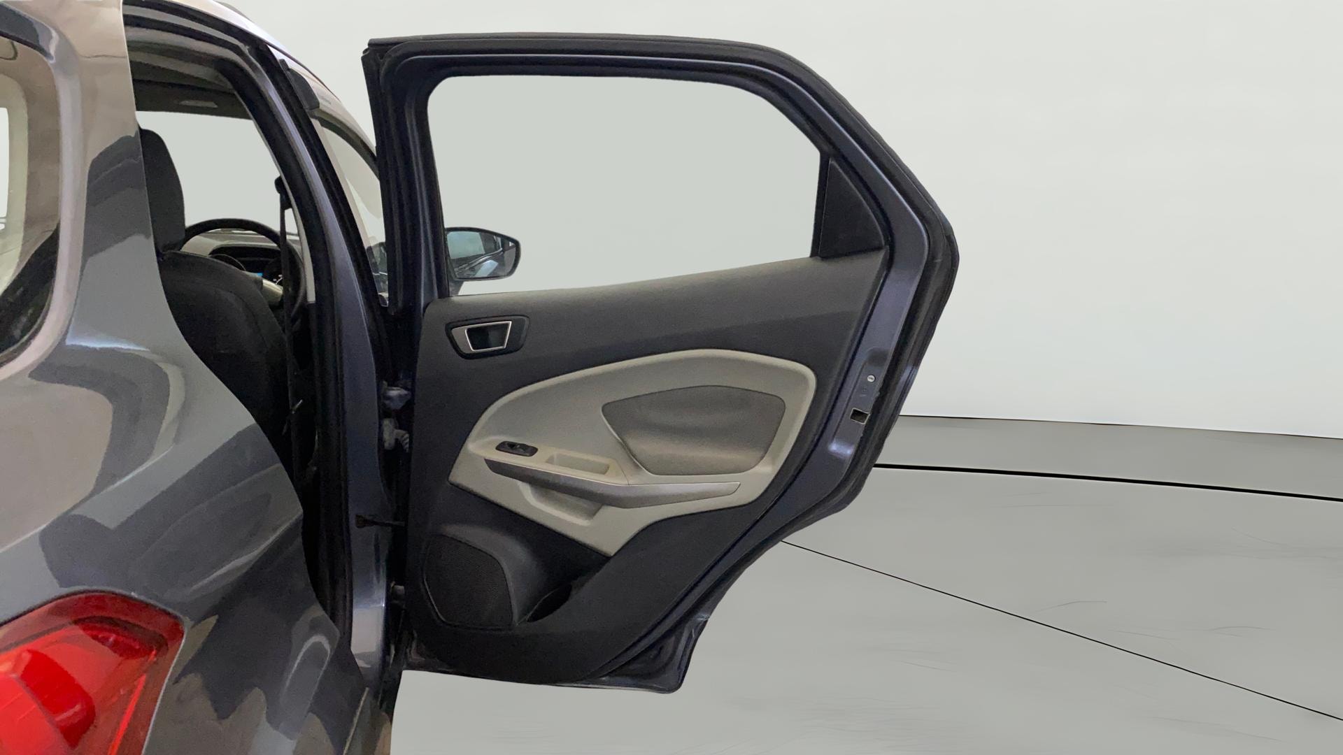View 2016 Ford EcoSport 1.5 TDCi Diesel Ambiente BS IV Image 7 Used 2016 Ford EcoSport 1.5 TDCi Diesel Ambiente BS IV Image 7