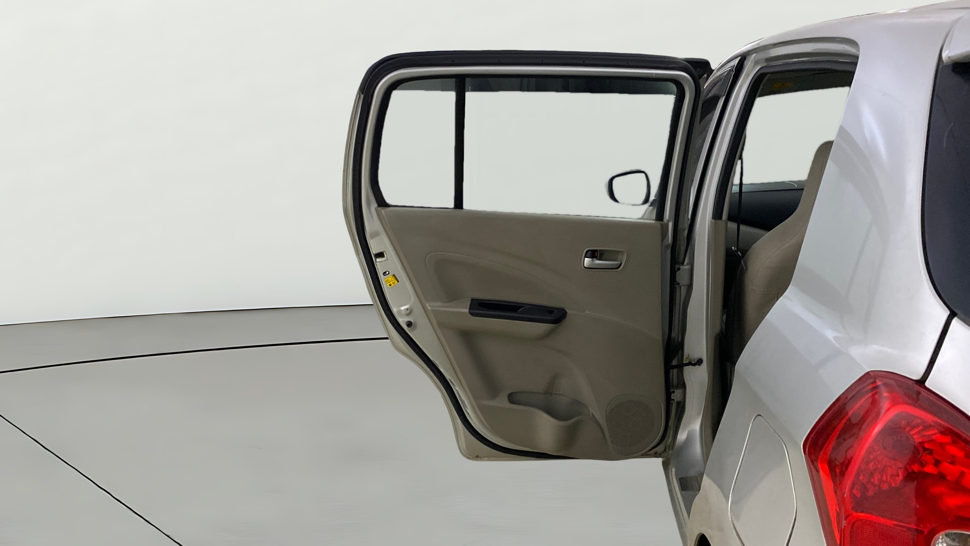 View 2016 Maruti Suzuki 1000 Base Variant Image 22 Used 2016 Maruti Suzuki 1000 Base Variant Image 22
