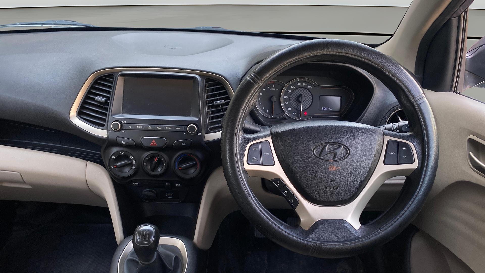 View 2019 Hyundai New Santro D-Lite Petrol Image 20 Used 2019 Hyundai New Santro D-Lite Petrol Image 20