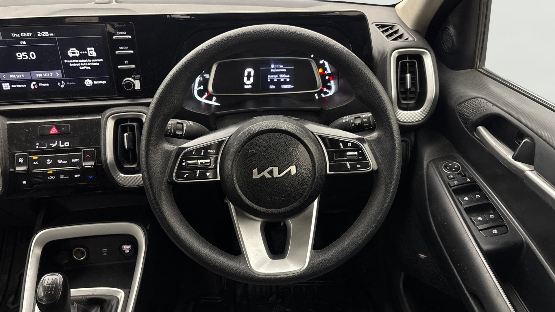 View 2022 Kia Sonet HTK Plus Diesel Image 20 Used 2022 Kia Sonet HTK Plus Diesel Image 20