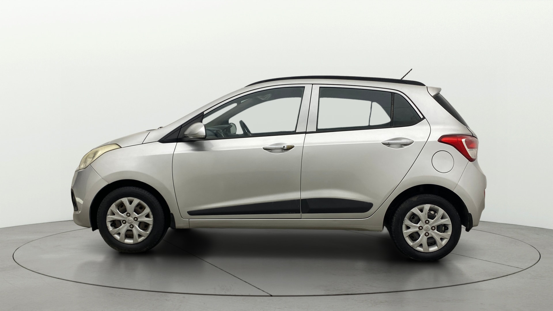 View 2014 Hyundai Grand i10 Sportz 1.2 Kappa Image 5 Used 2014 Hyundai Grand i10 Sportz 1.2 Kappa Image 5