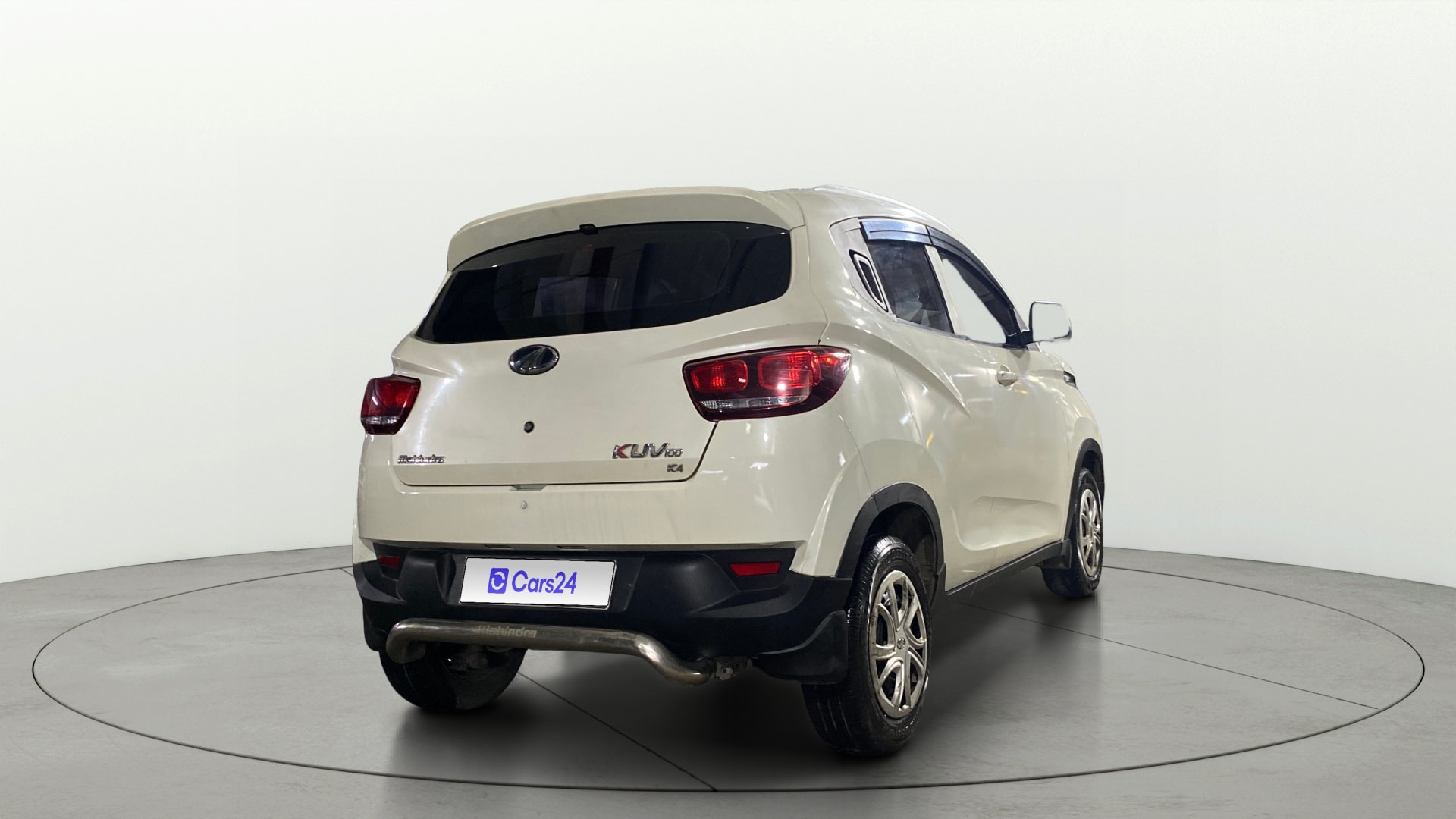 View 2017 Mahindra KUV100 K4 Plus Petrol 6 Seater BS IV Image 41 Used 2017 Mahindra KUV100 K4 Plus Petrol 6 Seater BS IV Image 41