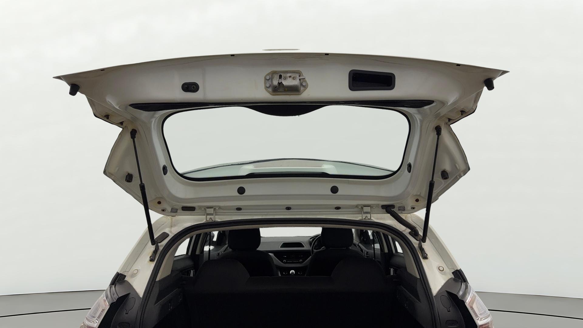 View 2019 Tata Nexon Revotron XM Image 16 Used 2019 Tata Nexon Revotron XM Image 16