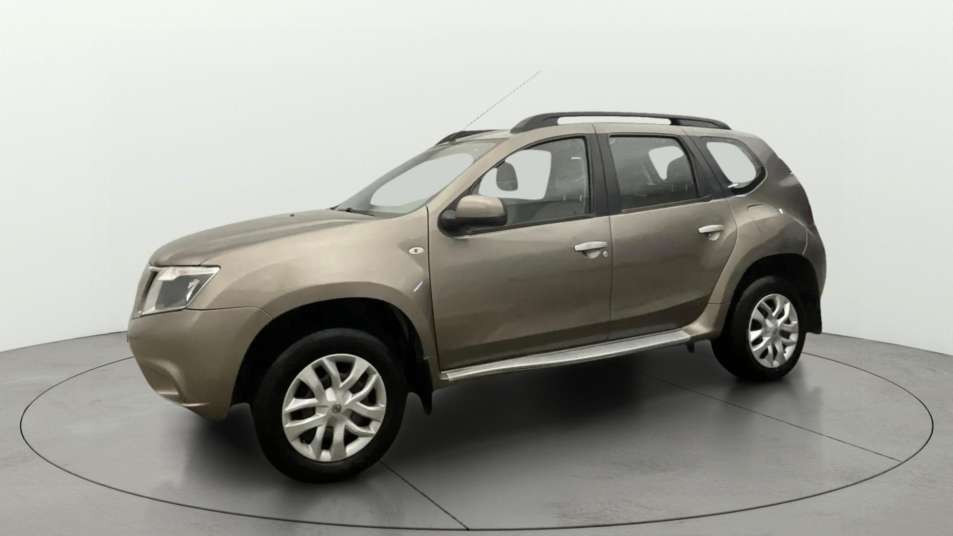 View 2015 Nissan Terrano XL P Image 2 Used 2015 Nissan Terrano XL P Image 2