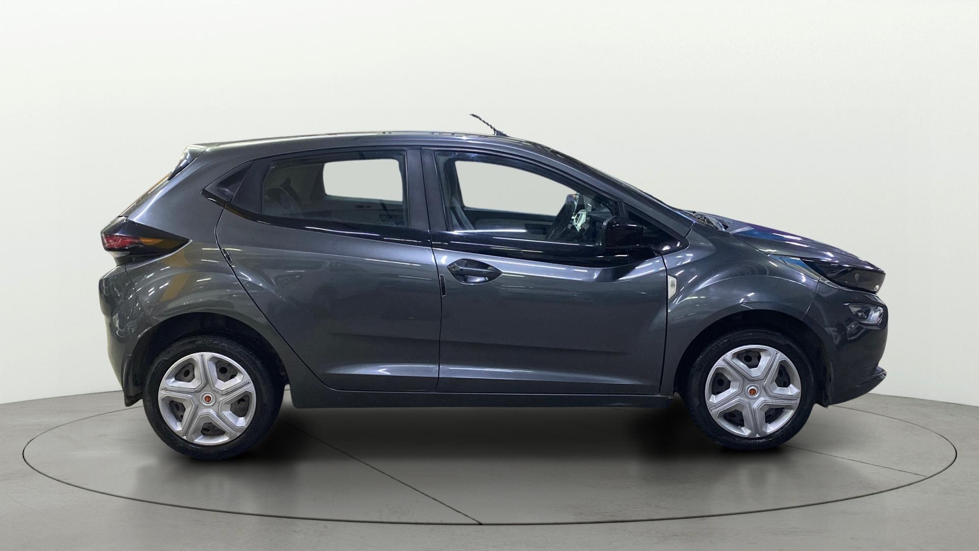 View 2022 Tata Altroz XT Petrol Image 26 Used 2022 Tata Altroz XT Petrol Image 26