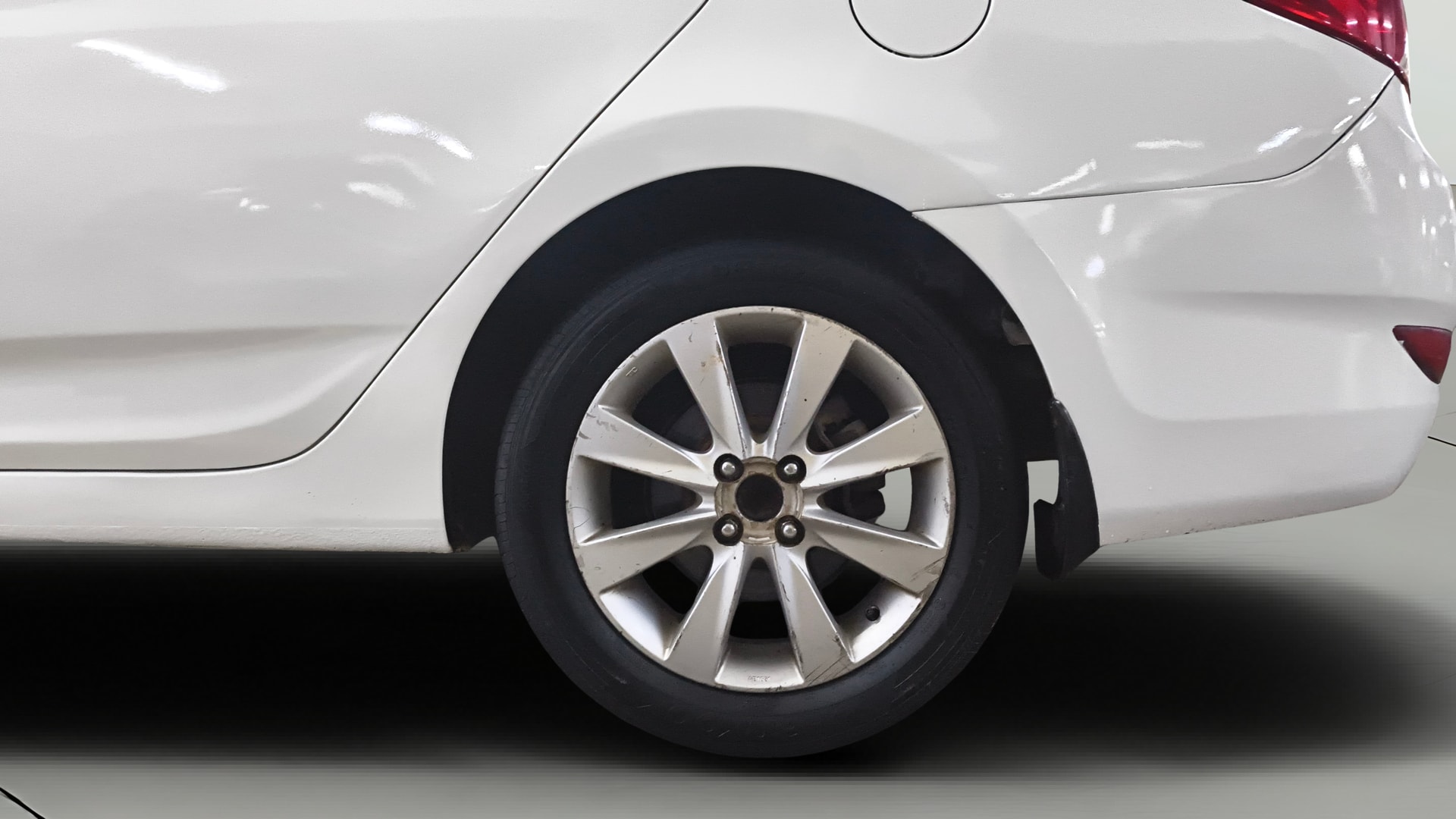 View 2013 Hyundai Fluidic Verna 1.6 VTVT SX Image 11 Used 2013 Hyundai Fluidic Verna 1.6 VTVT SX Image 11