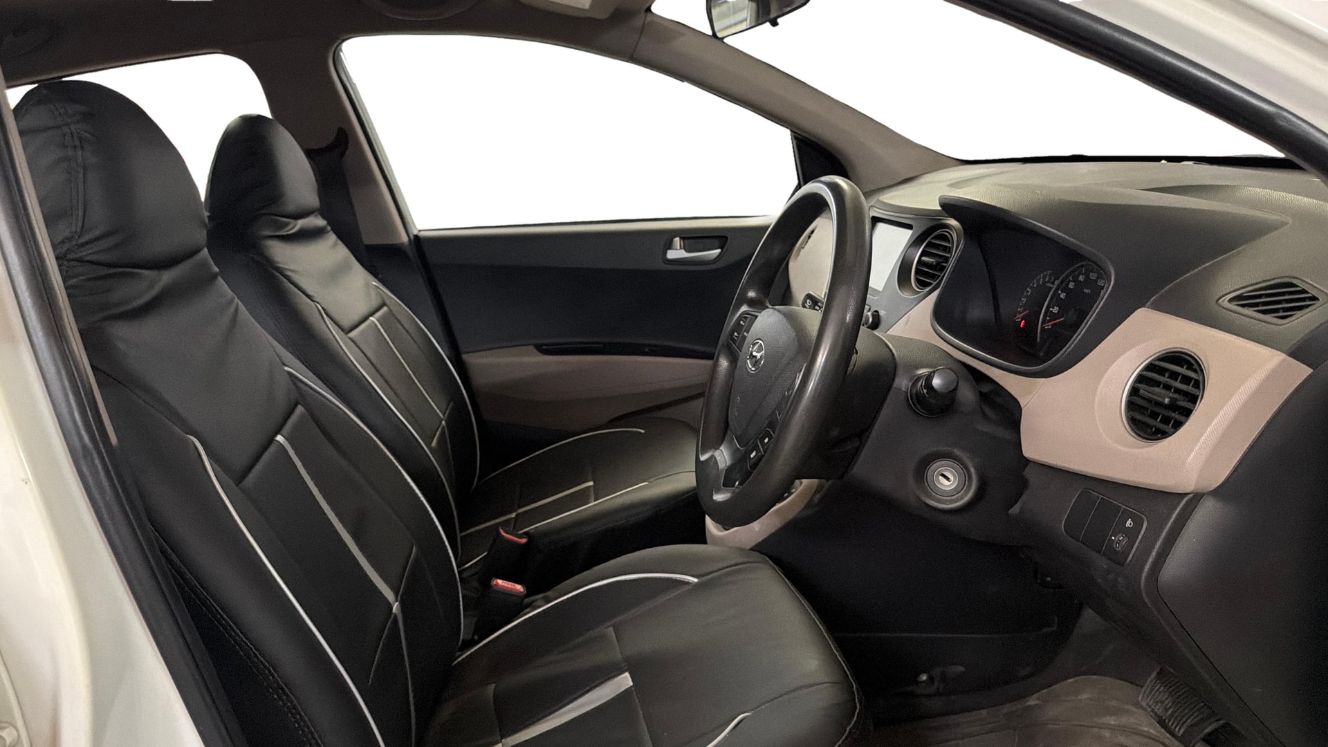 View 2018 Hyundai Grand i10 1.2 Sportz AT Petrol Image 26 Used 2018 Hyundai Grand i10 1.2 Sportz AT Petrol Image 26
