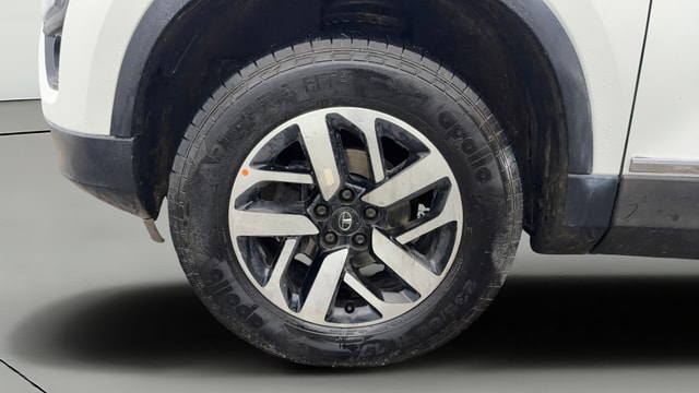 View Tata Harrier Image 30 Used Tata Harrier Image 30