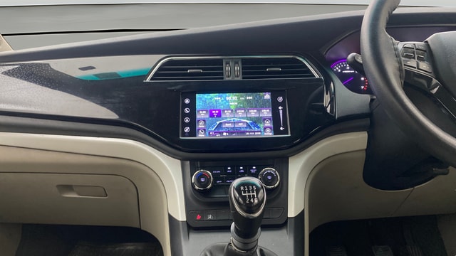 View Mahindra Marazzo Image 19 Used Mahindra Marazzo Image 19