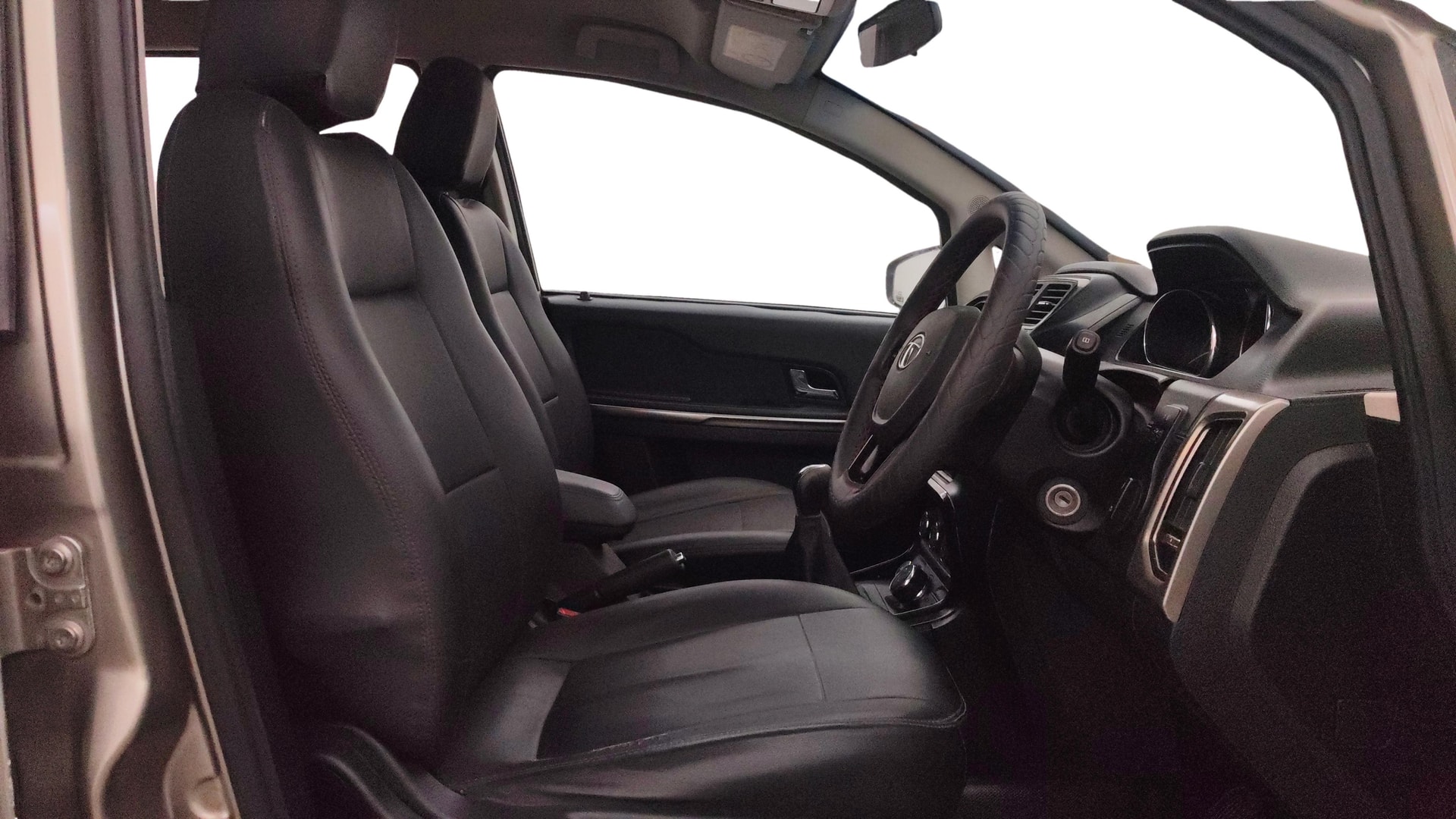 View 2017 Tata Hexa XM 4X2 Image 26 Used 2017 Tata Hexa XM 4X2 Image 26