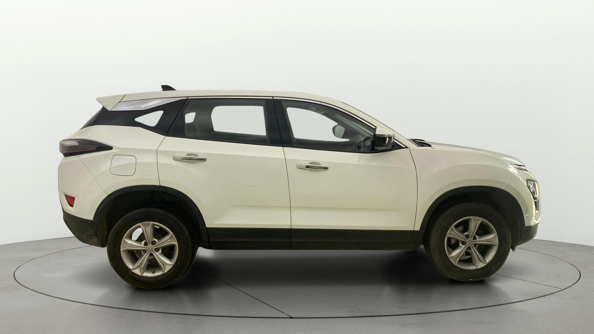 View 2019 Tata Harrier XE Image 8 Used 2019 Tata Harrier XE Image 8