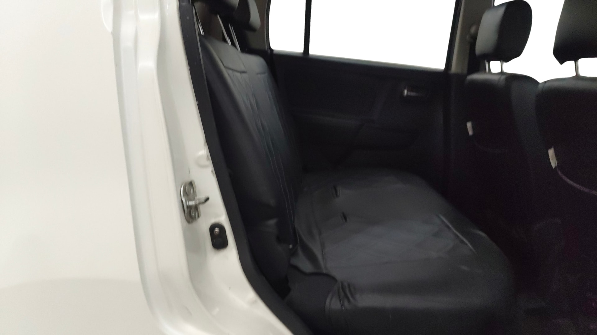 View 2014 Maruti Suzuki Stingray LXI Image 29 Used 2014 Maruti Suzuki Stingray LXI Image 29