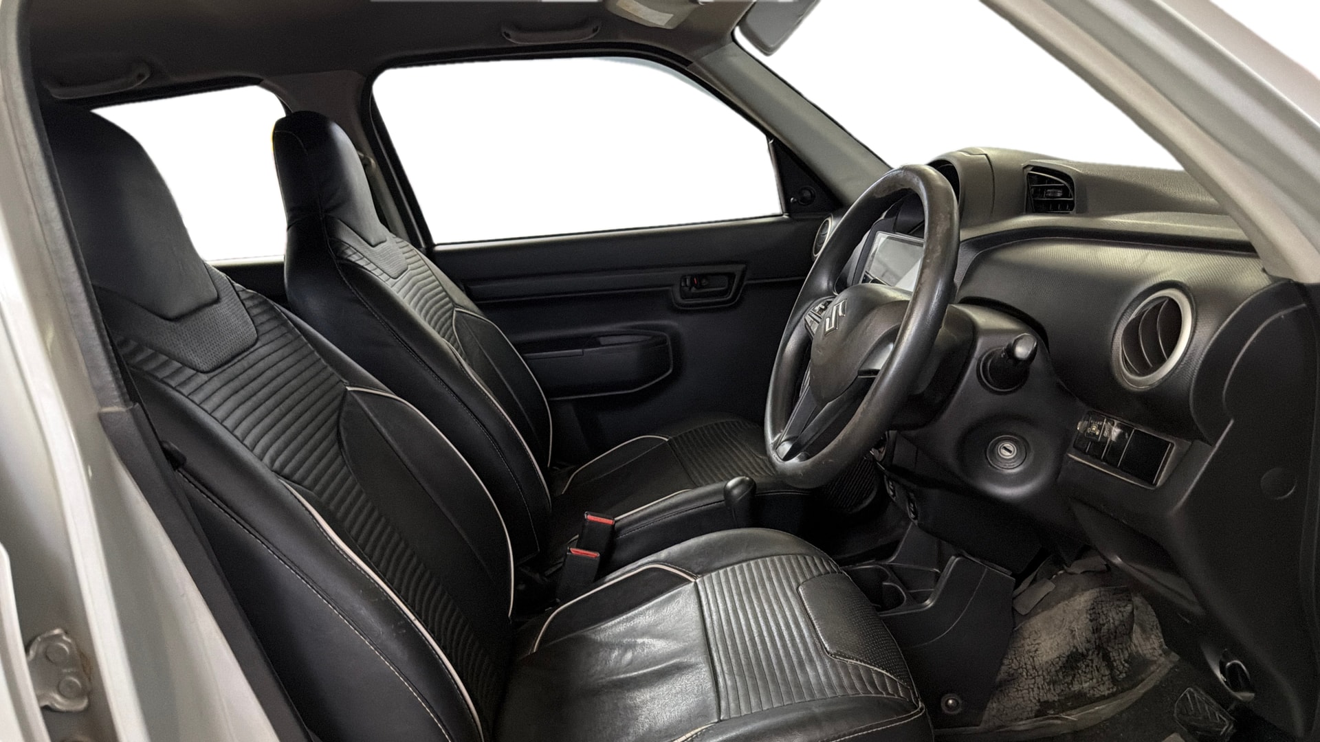 View 2019 Maruti Suzuki 1000 Base Variant Image 25 Used 2019 Maruti Suzuki 1000 Base Variant Image 25