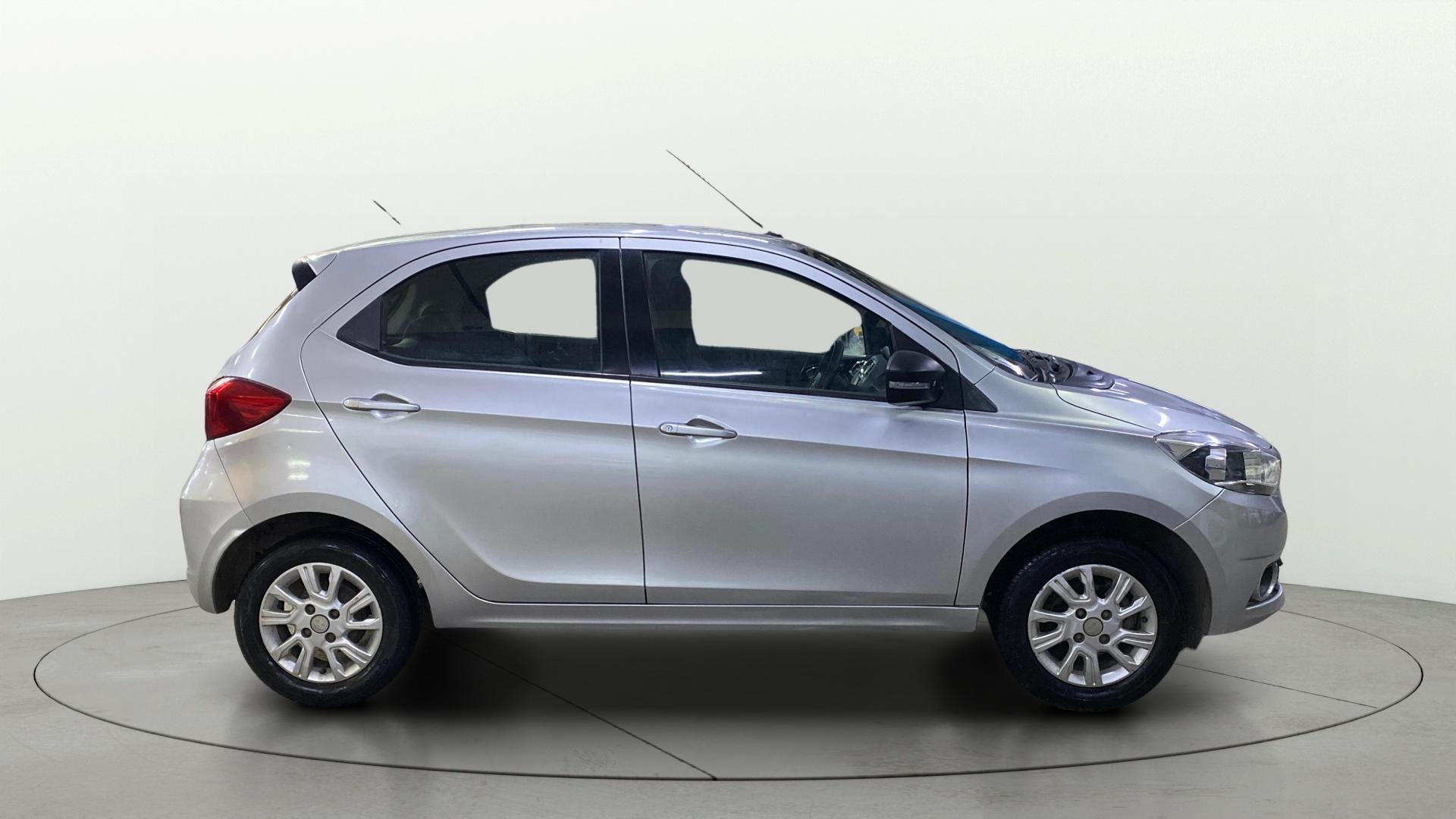 View 2018 Tata Tiago Revotorq XB Image 8 Used 2018 Tata Tiago Revotorq XB Image 8
