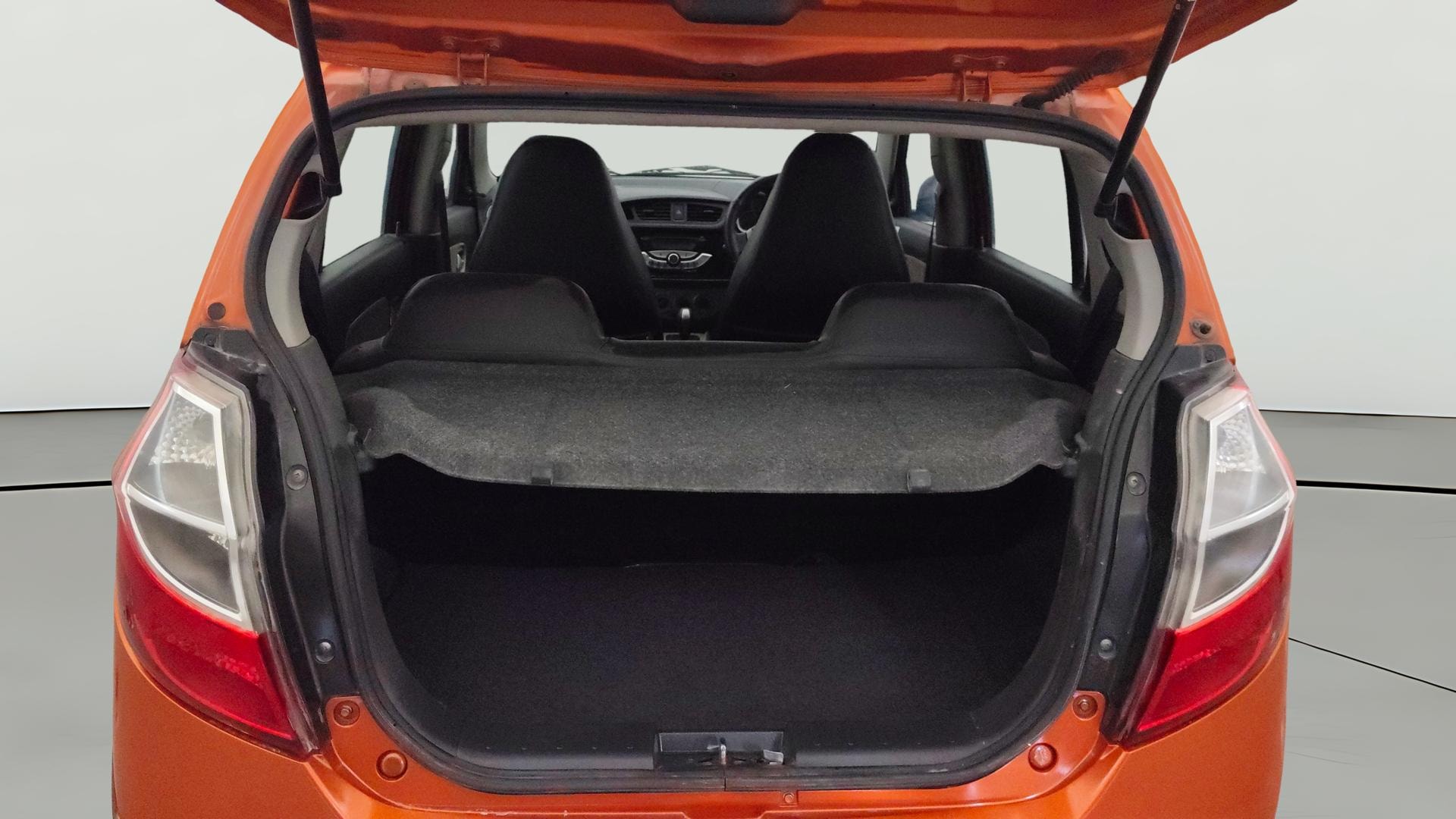 View 2015 Maruti Suzuki Alto K10 LX Image 36 Used 2015 Maruti Suzuki Alto K10 LX Image 36