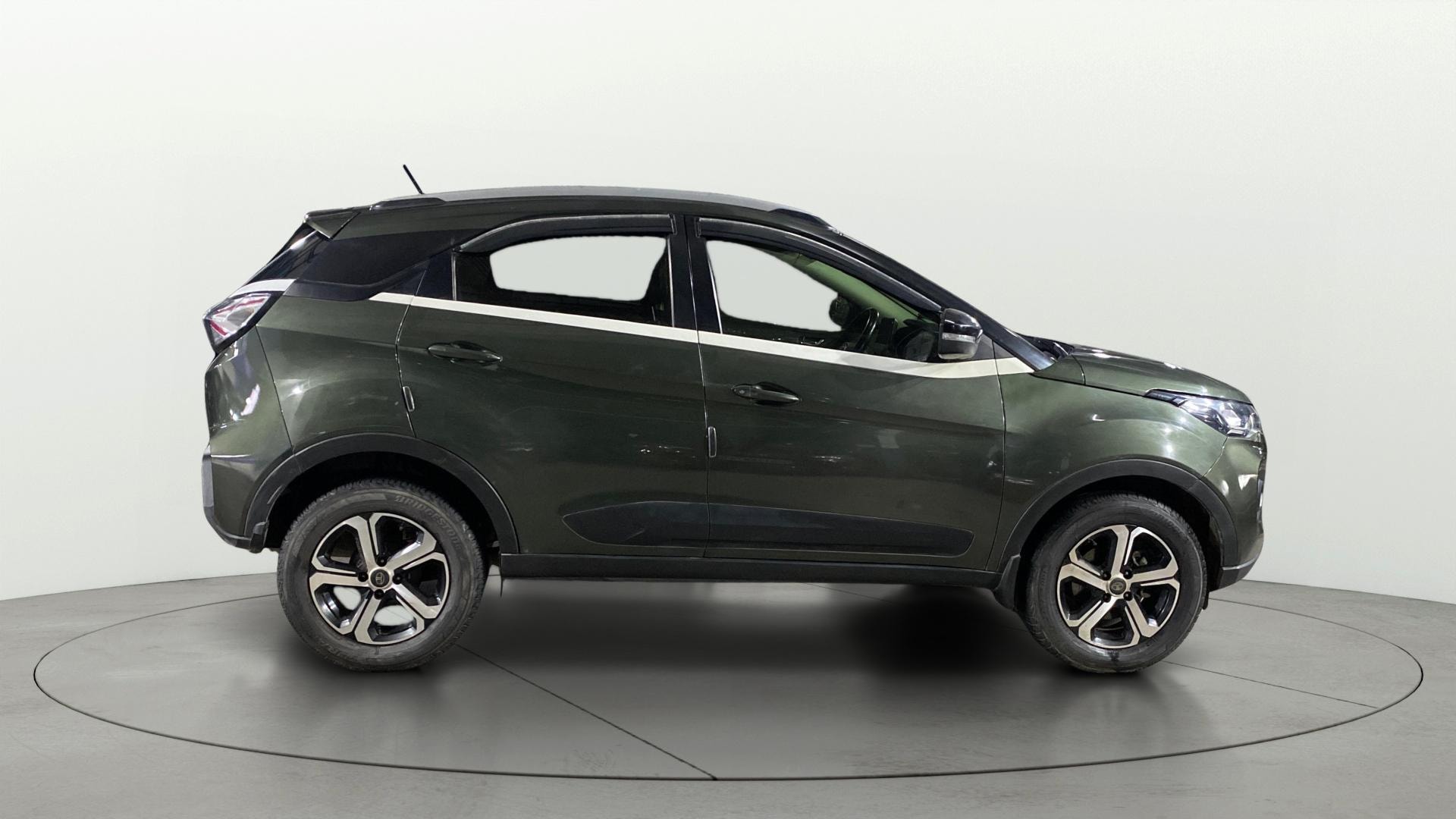 View 2022 Tata Nexon Revotron XE Image 9 Used 2022 Tata Nexon Revotron XE Image 9