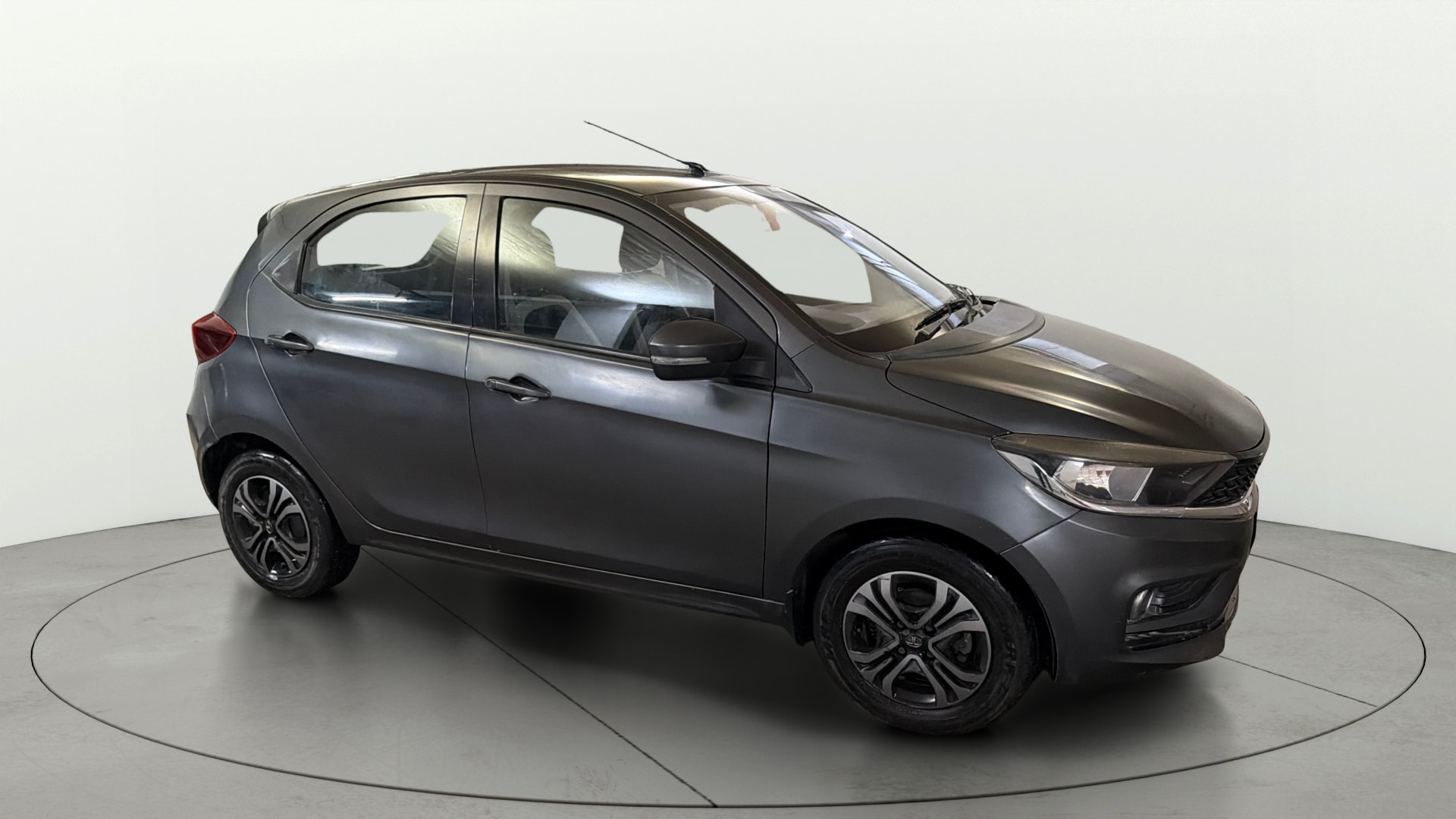 View 2020 Tata Tiago Revotorq XB Image 35 Used 2020 Tata Tiago Revotorq XB Image 35