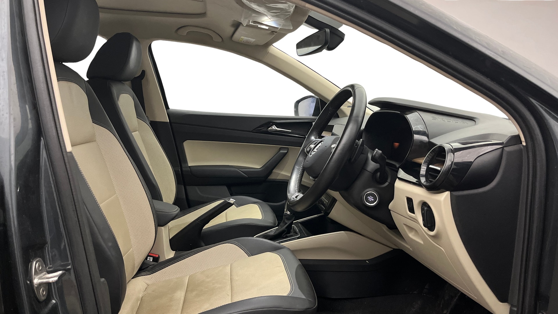 View 2022 Skoda Slavia Style 1.5 TSI DSG Image 18 Used 2022 Skoda Slavia Style 1.5 TSI DSG Image 18