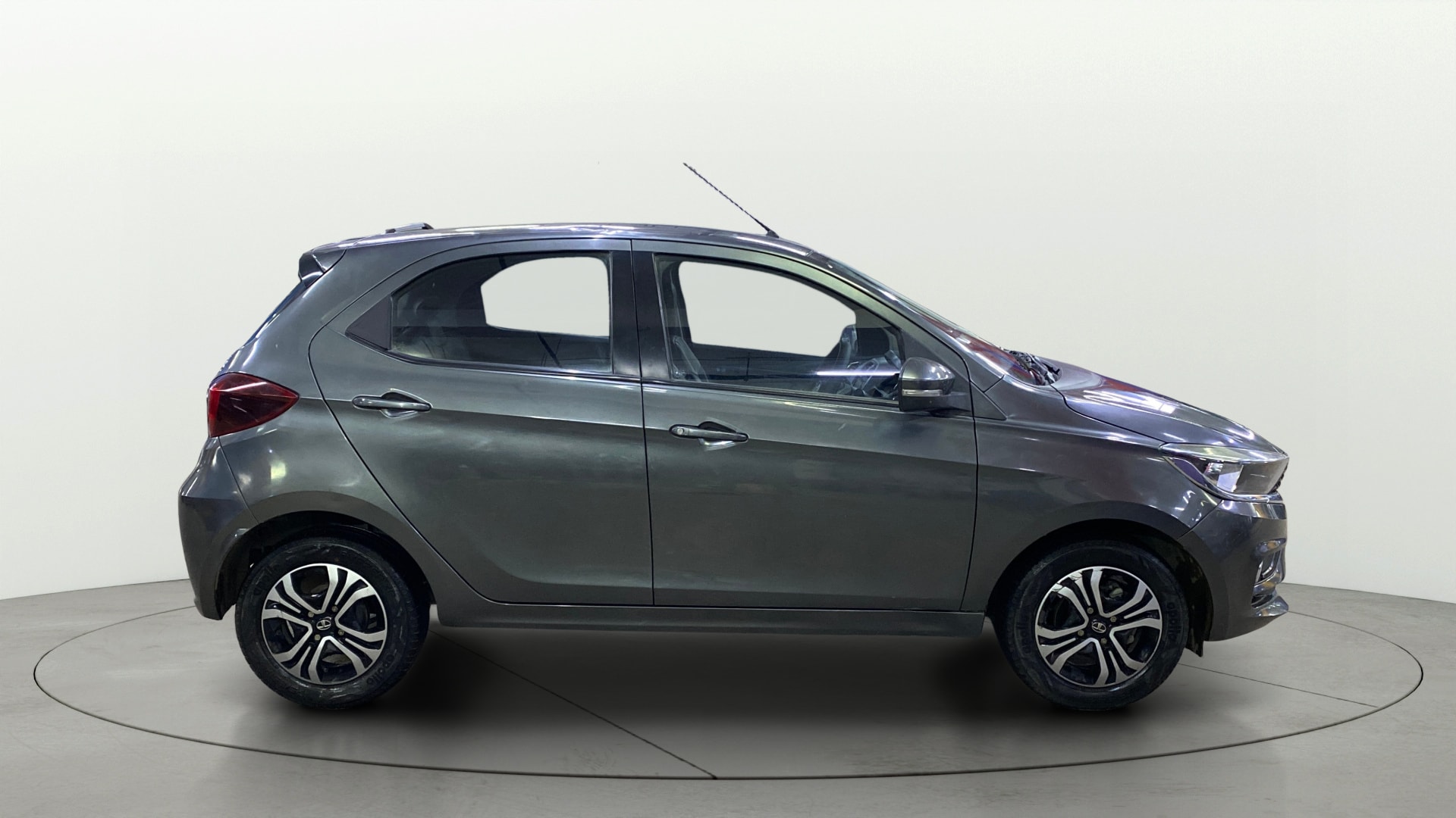 View 2021 Tata Tiago Revotorq XB Image 8 Used 2021 Tata Tiago Revotorq XB Image 8