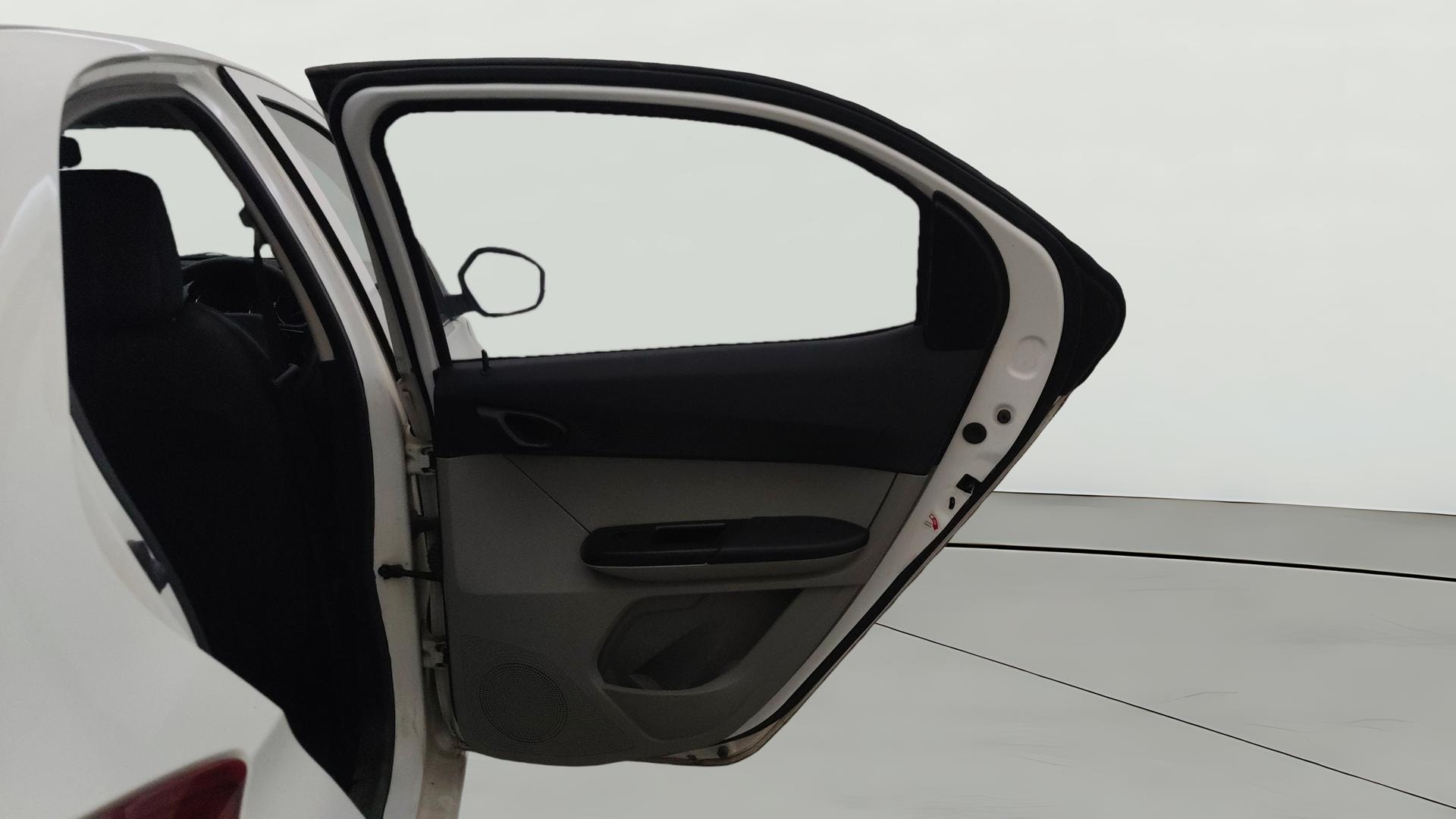 View 2019 Tata Tiago Revotorq XB Image 7 Used 2019 Tata Tiago Revotorq XB Image 7