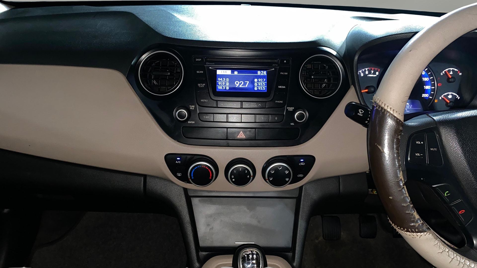 View 2015 Hyundai Xcent S Petrol Image 17 Used 2015 Hyundai Xcent S Petrol Image 17