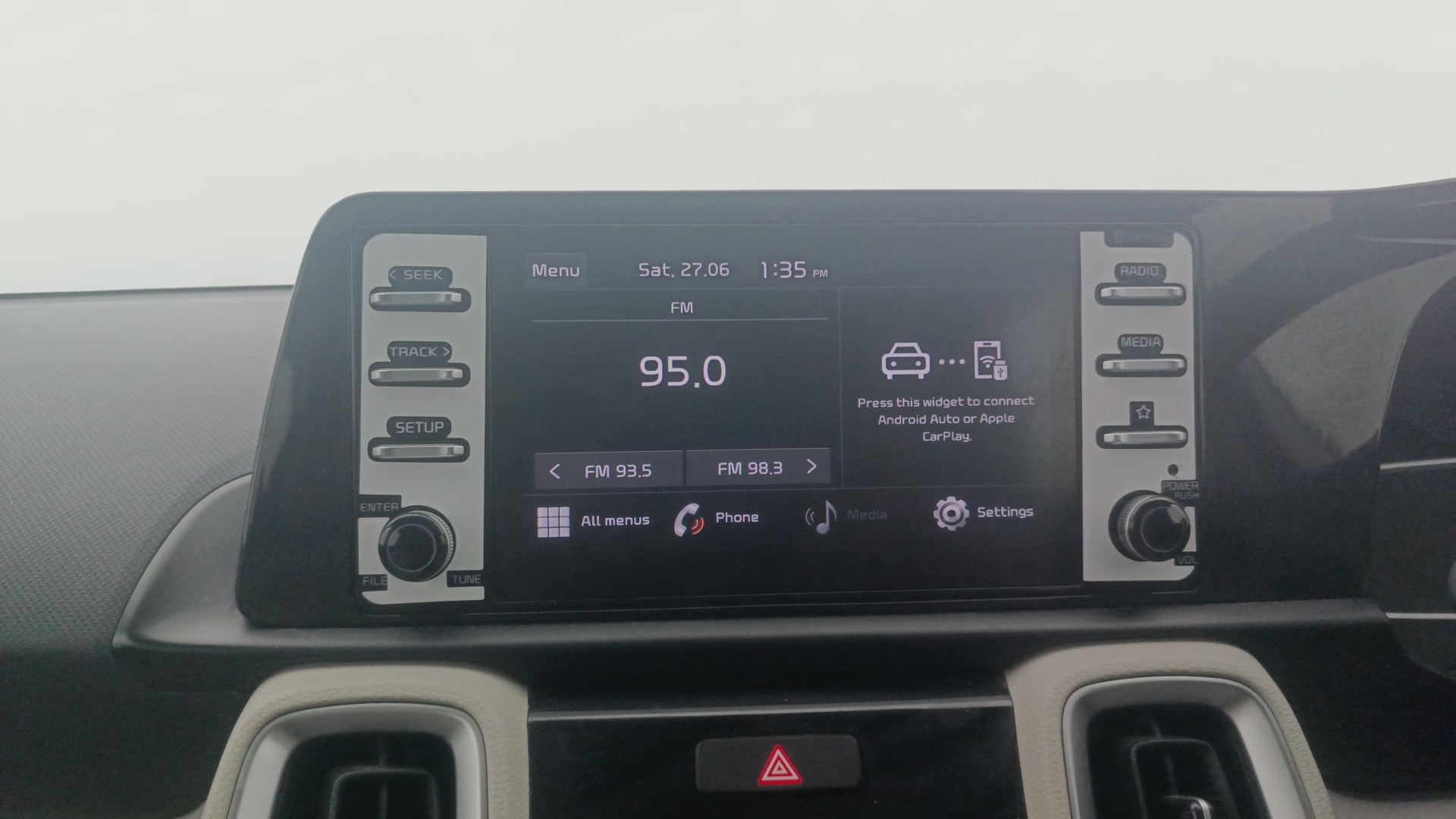 View 2023 Kia Sonet HTX DCT Petrol Image 32 Used 2023 Kia Sonet HTX DCT Petrol Image 32