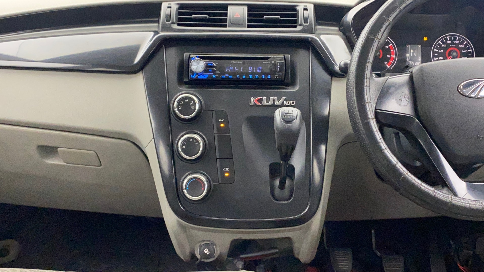 Used 2017 Mahindra KUV100 Used 2017 Mahindra KUV100