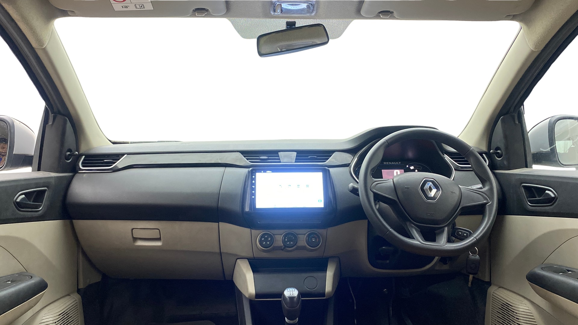 View 2020 Renault Triber RXE Image 16 Used 2020 Renault Triber RXE Image 16