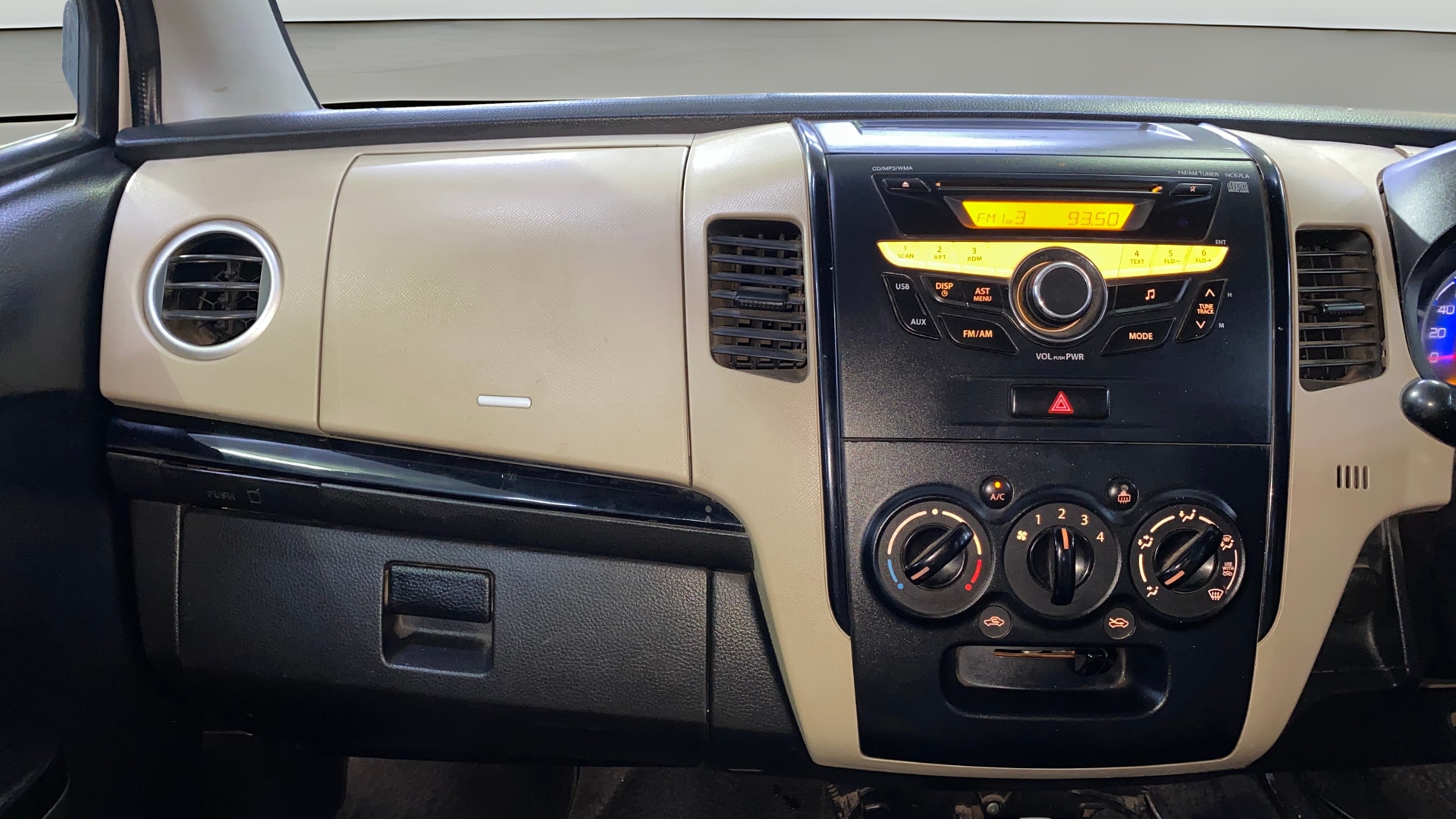 View 2018 Maruti Suzuki 1000 Base Variant Image 17 Used 2018 Maruti Suzuki 1000 Base Variant Image 17