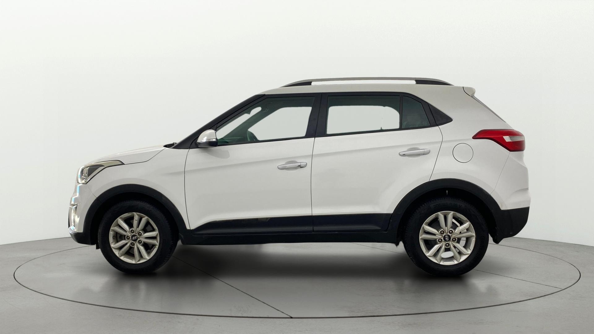 View 2015 Hyundai Creta 1.6 SX Plus Petrol Image 5 Used 2015 Hyundai Creta 1.6 SX Plus Petrol Image 5