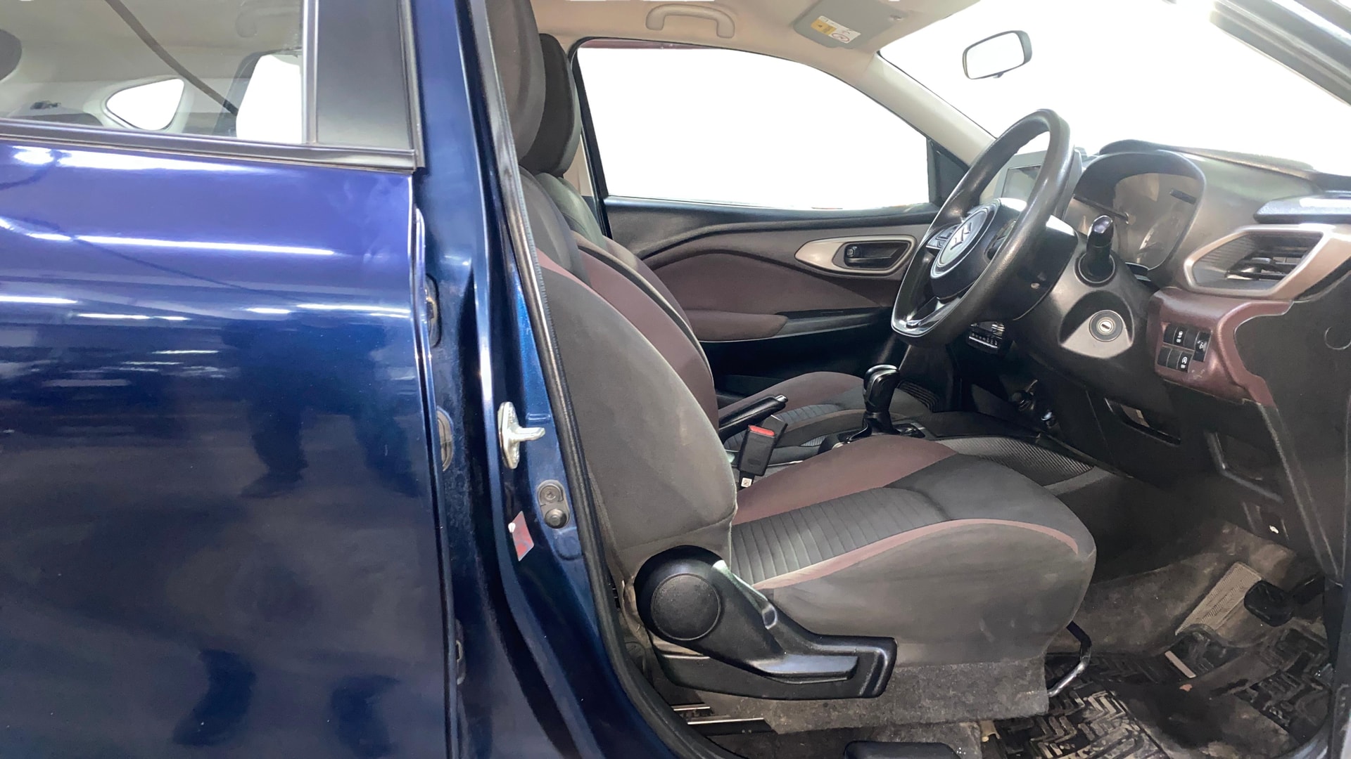 View 2023 Maruti Suzuki 1000 Base Variant Image 16 Used 2023 Maruti Suzuki 1000 Base Variant Image 16