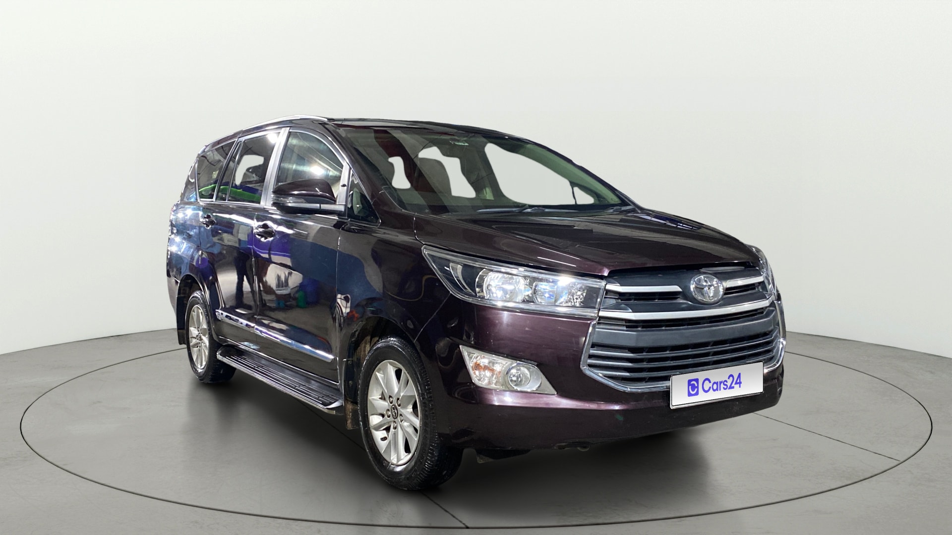 View 2018 Toyota Innova Crysta 2.4 GX MT 8-Seater BS IV Image 37 Used 2018 Toyota Innova Crysta 2.4 GX MT 8-Seater BS IV Image 37