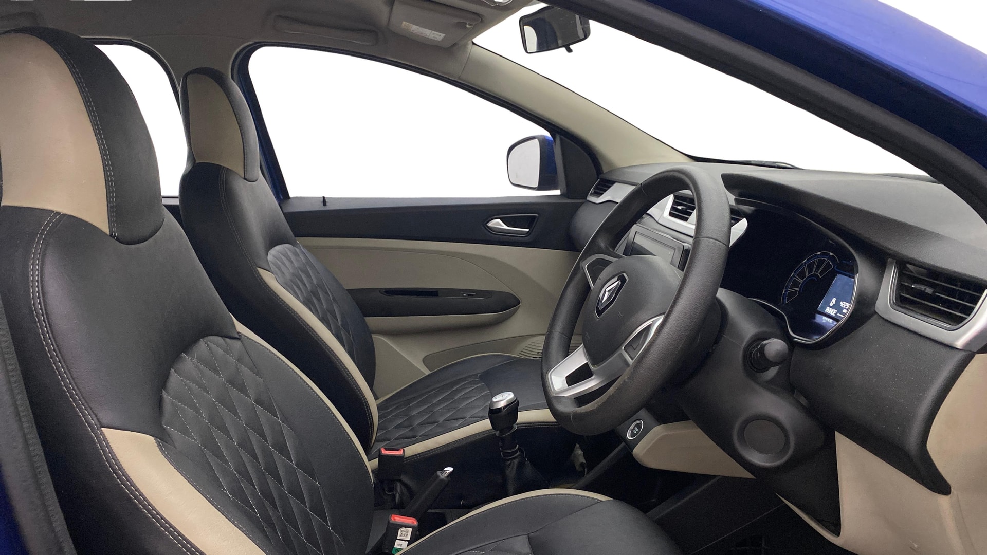View 2020 Renault Triber RXZ Image 18 Used 2020 Renault Triber RXZ Image 18
