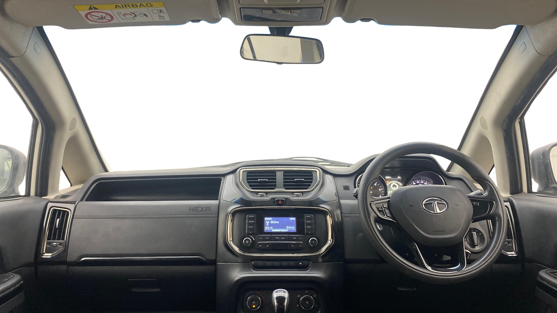 View 2018 Tata Hexa XE 4X2 Image 16 Used 2018 Tata Hexa XE 4X2 Image 16