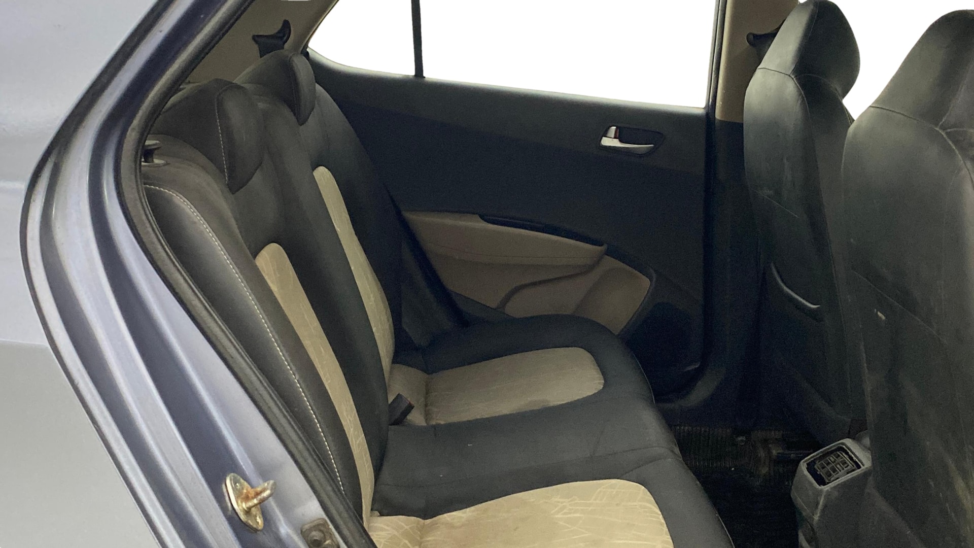 View 2016 Hyundai Grand i10 Sportz 1.2 Kappa Image 28 Used 2016 Hyundai Grand i10 Sportz 1.2 Kappa Image 28