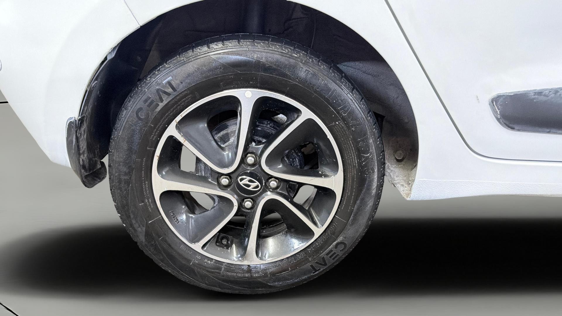 View 2018 Hyundai Grand i10 1.2 Sportz AT Petrol Image 24 Used 2018 Hyundai Grand i10 1.2 Sportz AT Petrol Image 24