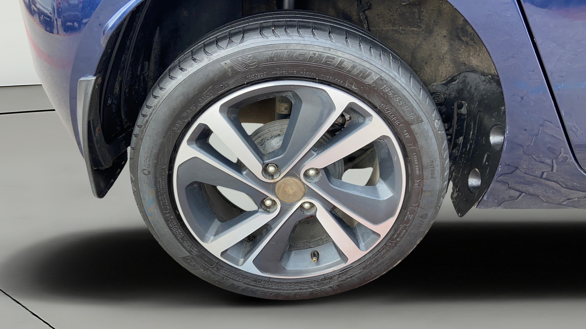 View 2022 Tata Altroz XZ Plus TC Petrol Image 25 Used 2022 Tata Altroz XZ Plus TC Petrol Image 25