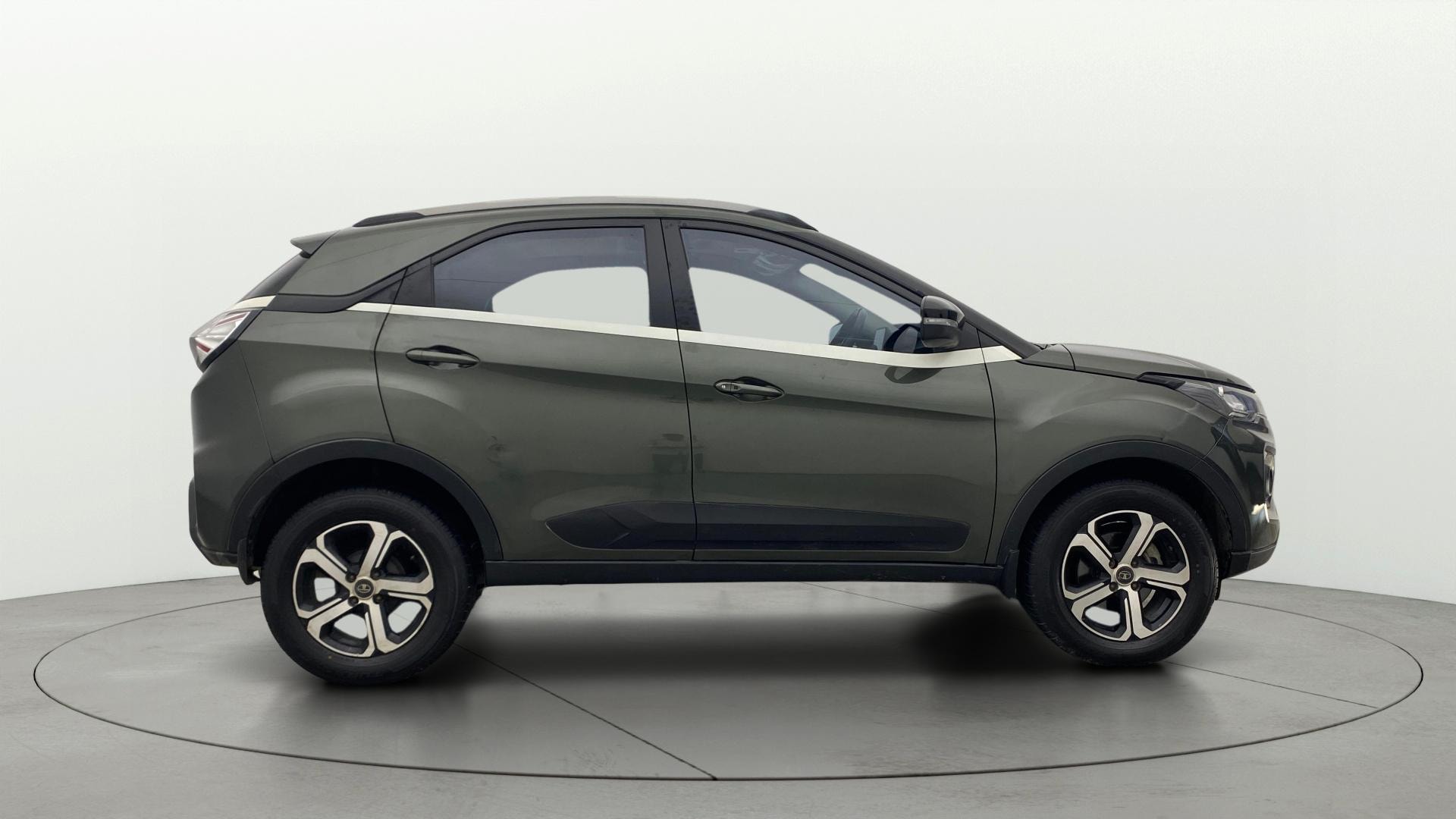 View 2021 Tata Nexon Revotron XE Image 9 Used 2021 Tata Nexon Revotron XE Image 9