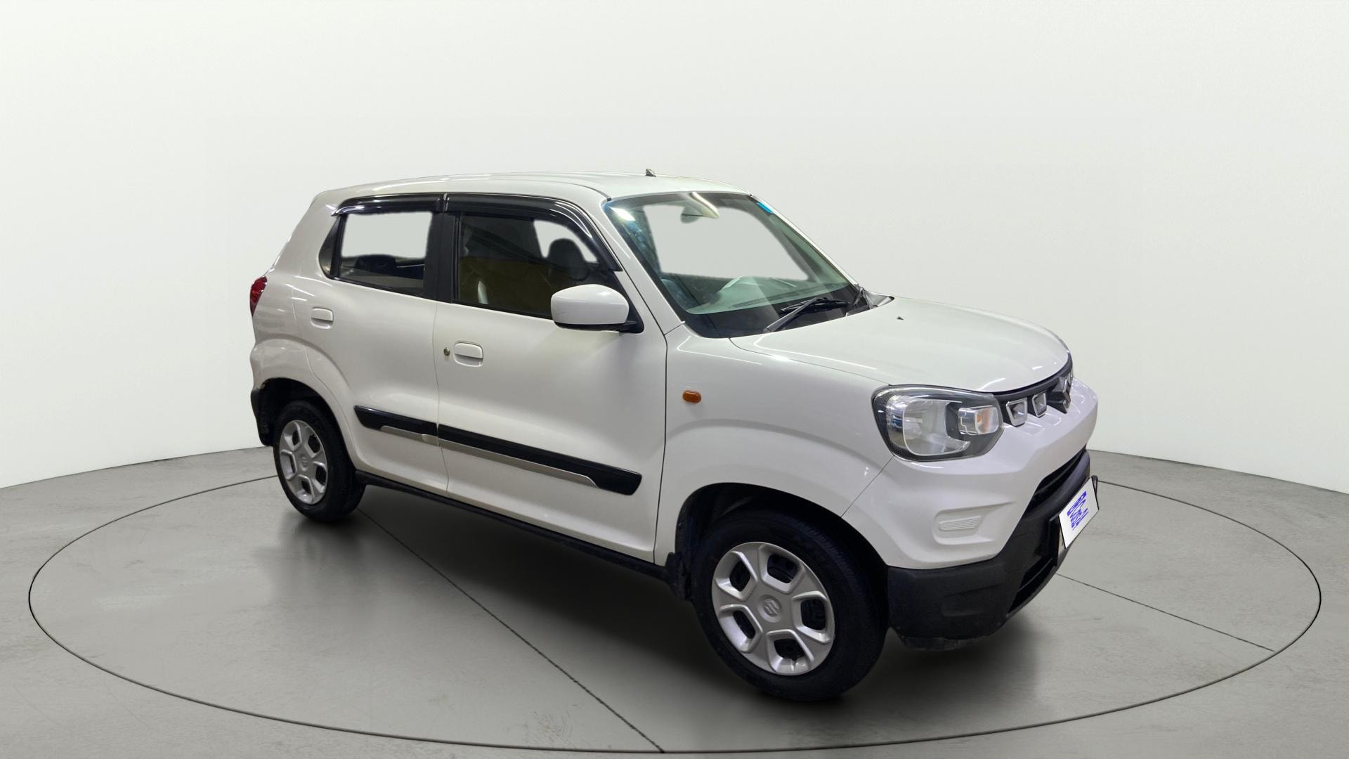 View 2022 Maruti Suzuki 1000 Base Variant Image 21 Used 2022 Maruti Suzuki 1000 Base Variant Image 21