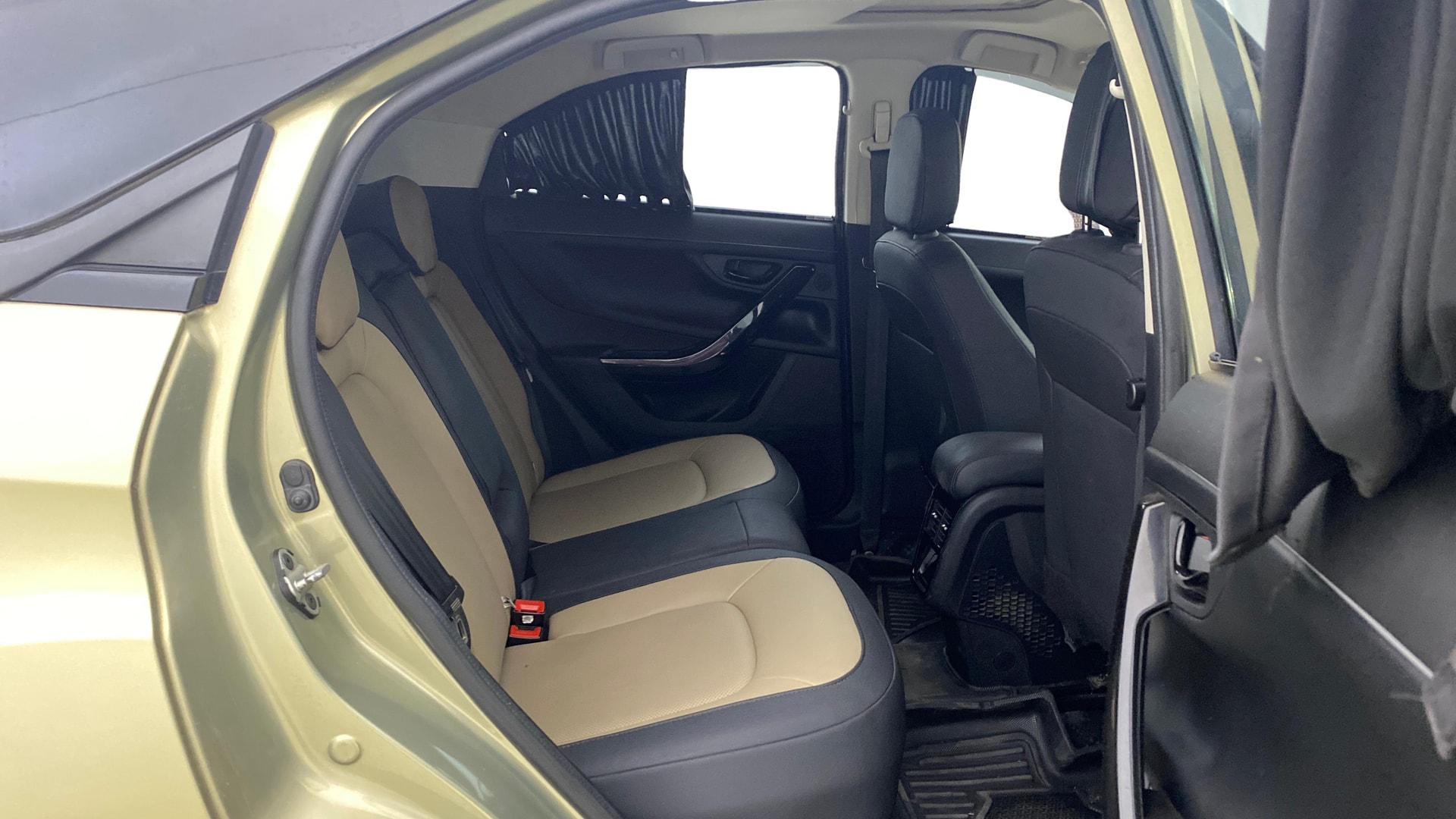 View 2022 Tata Nexon Revotorq Kaziranga XZA Plus AMT Image 31 Used 2022 Tata Nexon Revotorq Kaziranga XZA Plus AMT Image 31