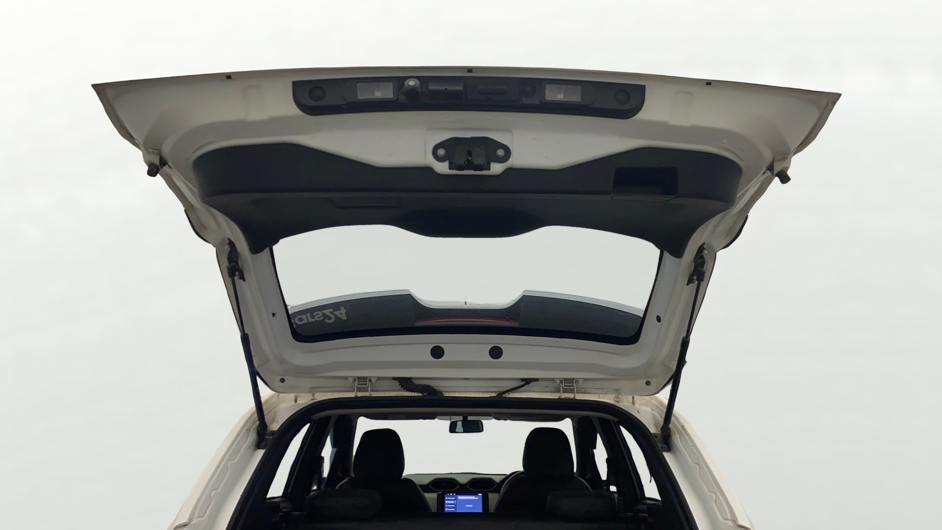 View 2023 Nissan Magnite XE Image 16 Used 2023 Nissan Magnite XE Image 16