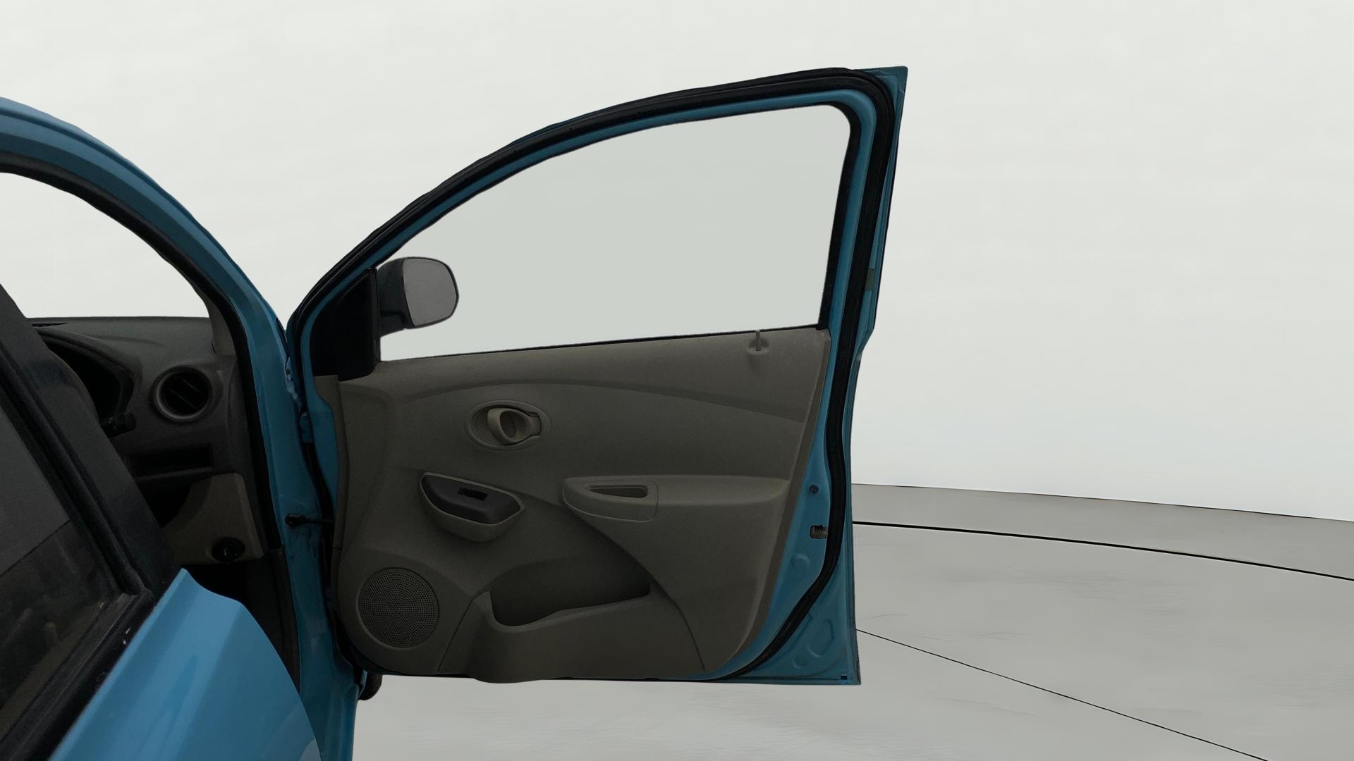 View 2015 Datsun Go T Image 43 Used 2015 Datsun Go T Image 43