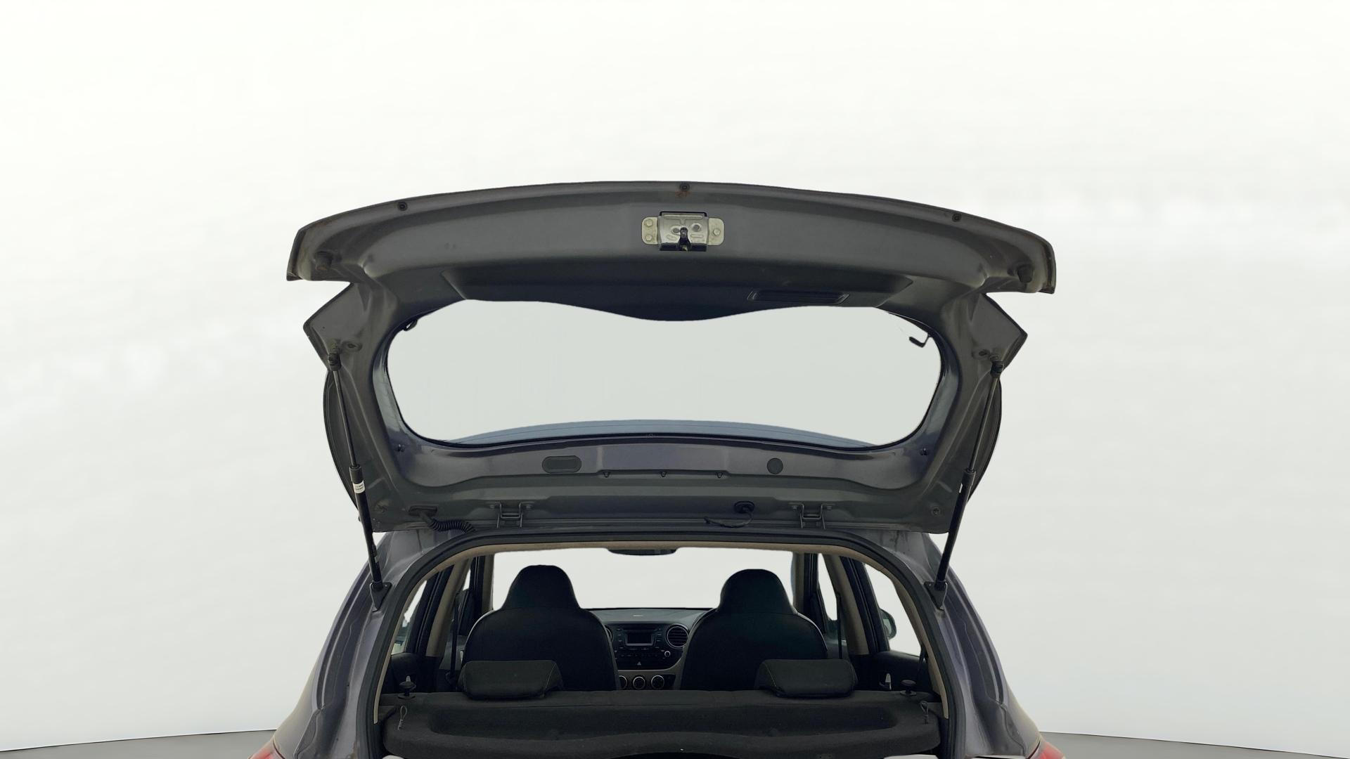 View 2015 Hyundai Grand i10 Asta AT 1.2 Kappa VTVT Image 16 Used 2015 Hyundai Grand i10 Asta AT 1.2 Kappa VTVT Image 16