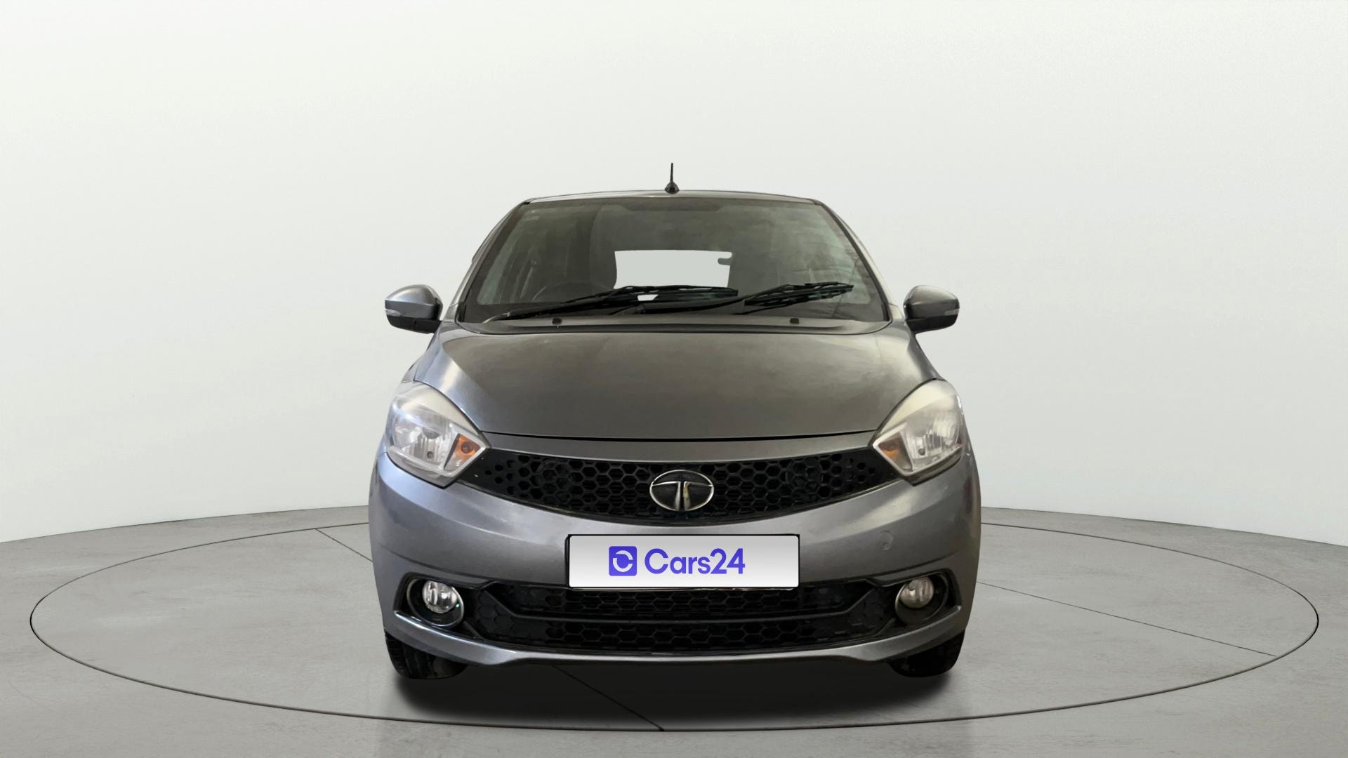 View 2018 Tata Tiago Revotorq XB Image 1 Used 2018 Tata Tiago Revotorq XB Image 1