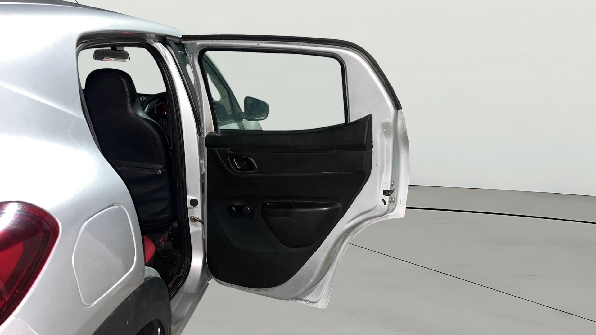 View 2018 Renault Kwid RXL Image 7 Used 2018 Renault Kwid RXL Image 7