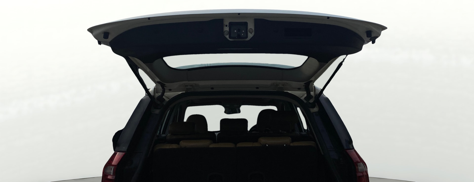 View 2020 Mahindra XUV500 W11 Image 18 Used 2020 Mahindra XUV500 W11 Image 18